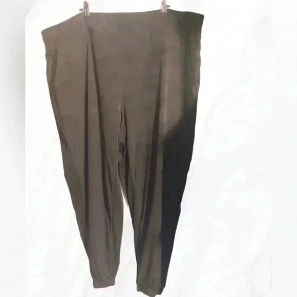 Athleta  Brooklyn lined black athletic camo Stretch casual jogger style pant 12 - Picture 3 of 3